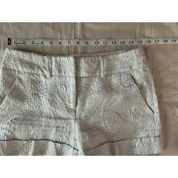 New York & Company Metallic Shorts Women's Size 4 White Silver Dressy Pockets - Picture 7 of 16